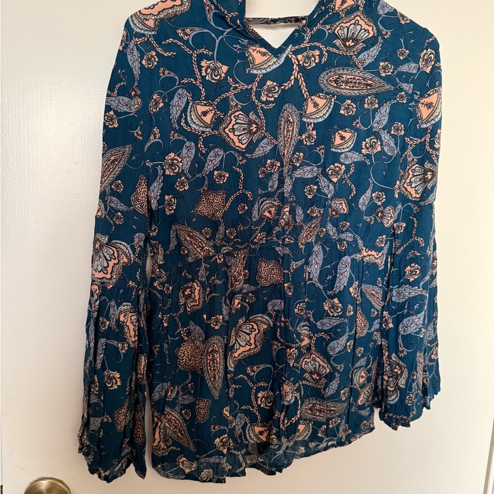 a.n.a blue floral long sleeve top